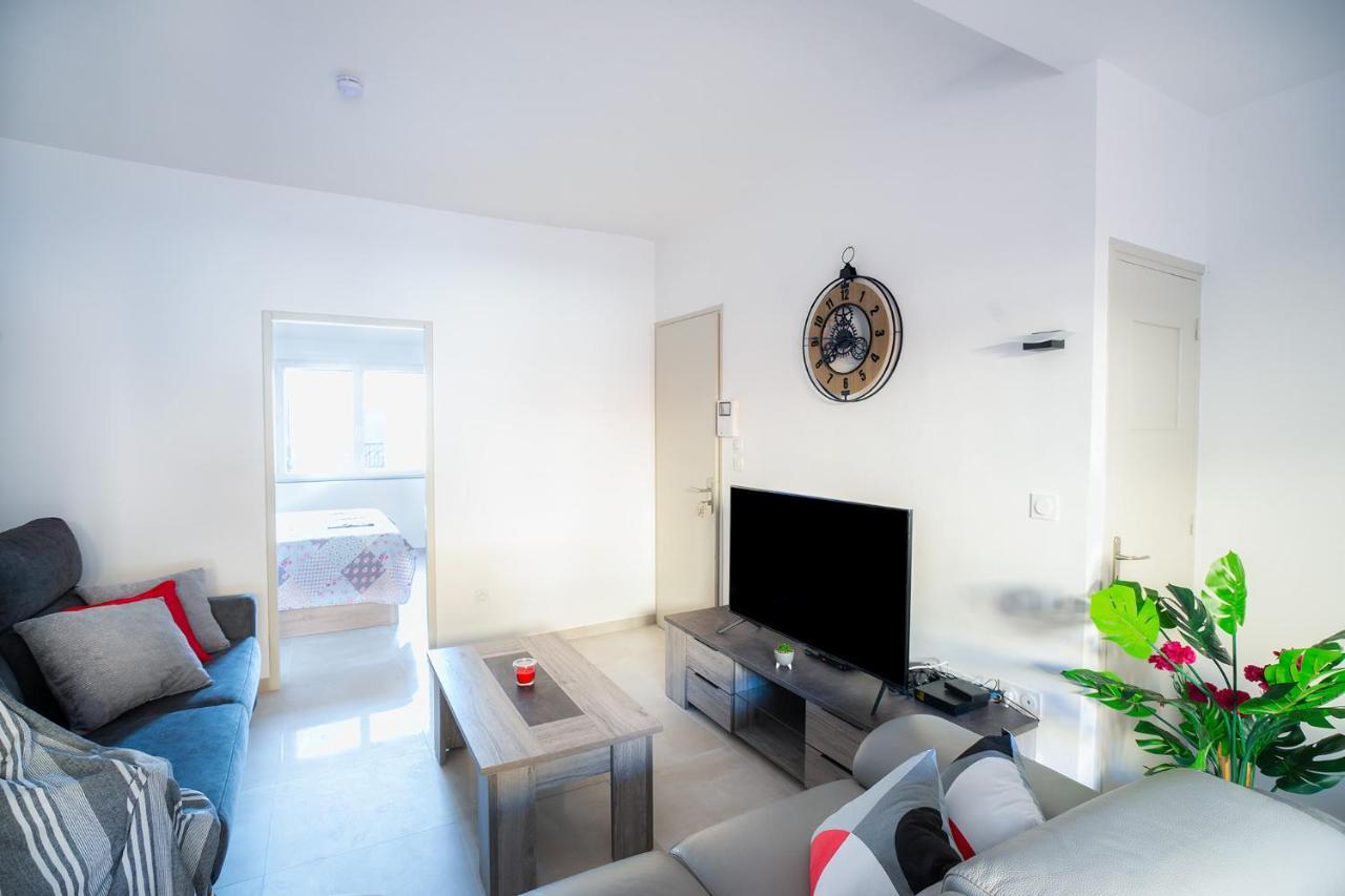 Superbe Appartement A 2 Pas Des Halles, Climatise, Terrasse, Garage Narbonne Luaran gambar