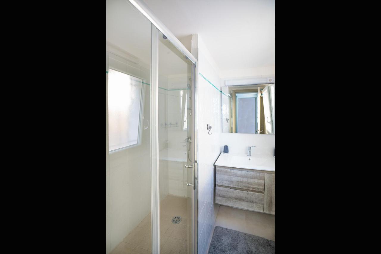 Superbe Appartement A 2 Pas Des Halles, Climatise, Terrasse, Garage Narbonne Luaran gambar